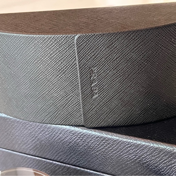 Prada sunglasses - Picture 10 of 13